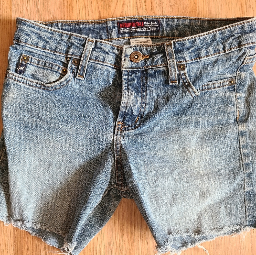 ‼️5/$10 Clearance‼️ Aeropostale Jean Shorts in Size 1